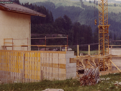 Datei-Vorschaubild - Schulchronik_Rohbau Turnsaal.3_1976.jpg