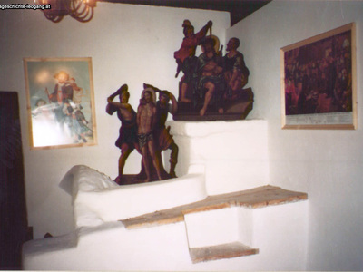 Datei-Vorschaubild - Bergbaumuseum_Kellerabgang_1999.jpg