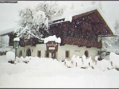 Datei-Vorschaubild - Bergbaumuseum_Winteransicht_1994.jpg