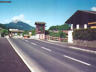 Datei-Vorschaubild - Bergbaumuseum_Schwarzbachbrücke.1_1999.jpg