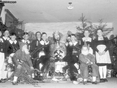 Datei-Vorschaubild - Simschitz-Alois_Knappenkinder Weihnachtsspiel Talman-Käthe_1958.jpg