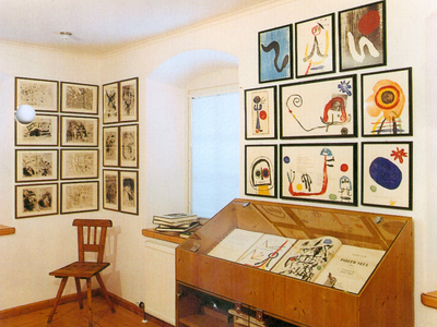 Datei-Vorschaubild - Kubin-Kabinett_Ausstellung Malerbücher Chagall Miro_2003.jpg